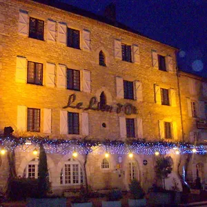 *** Hotel Logis - Et Restaurant Le Lion D'or France