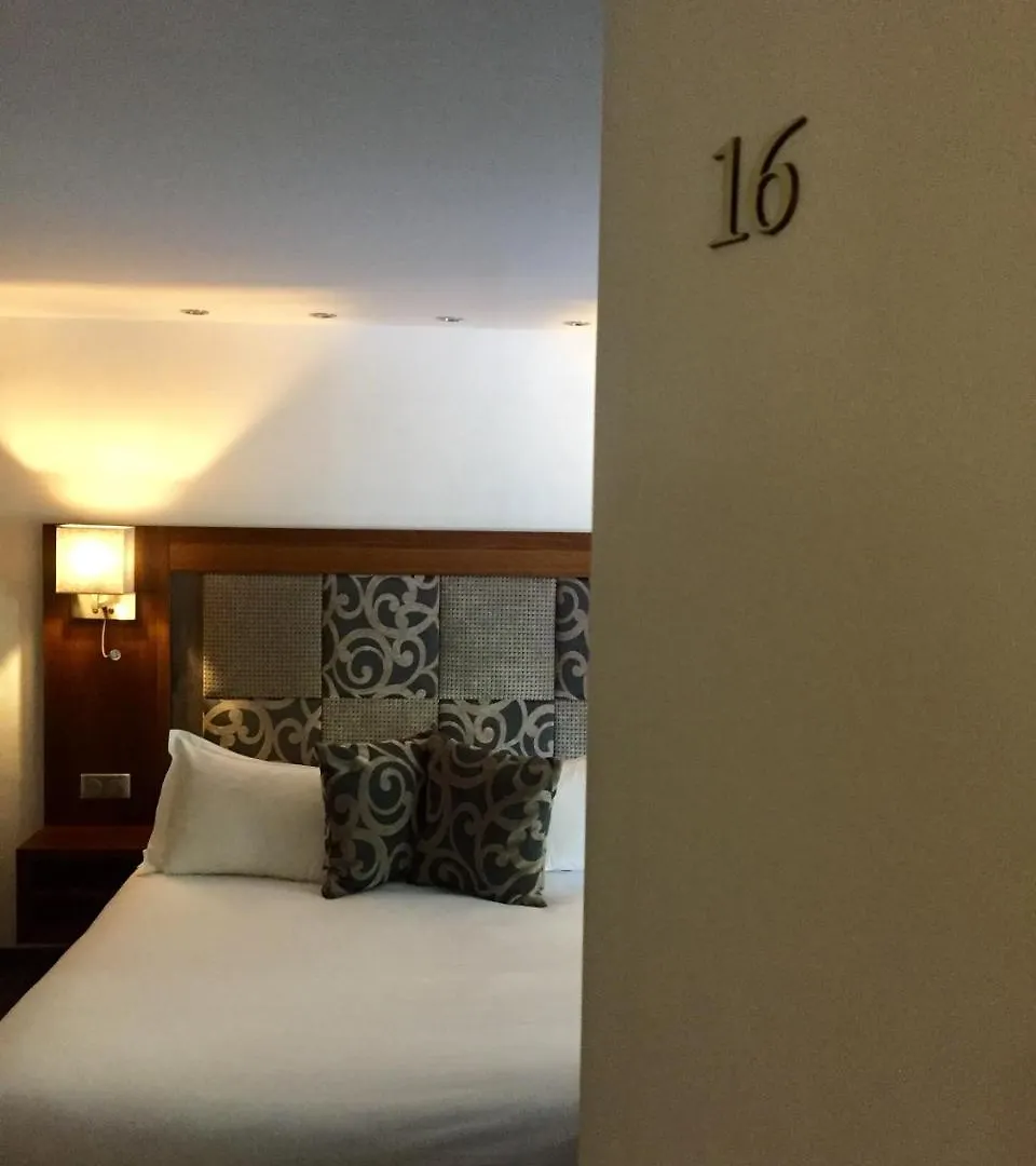Hotel B Lodge Saint-Tropez 3*,